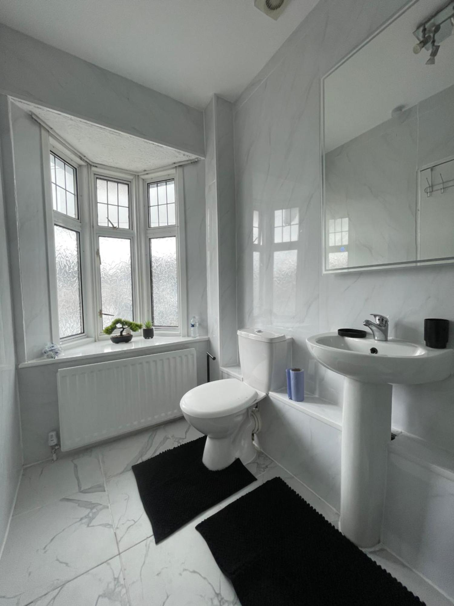 Cozy Private Rooms In Homestay Ilford Bagian luar foto
